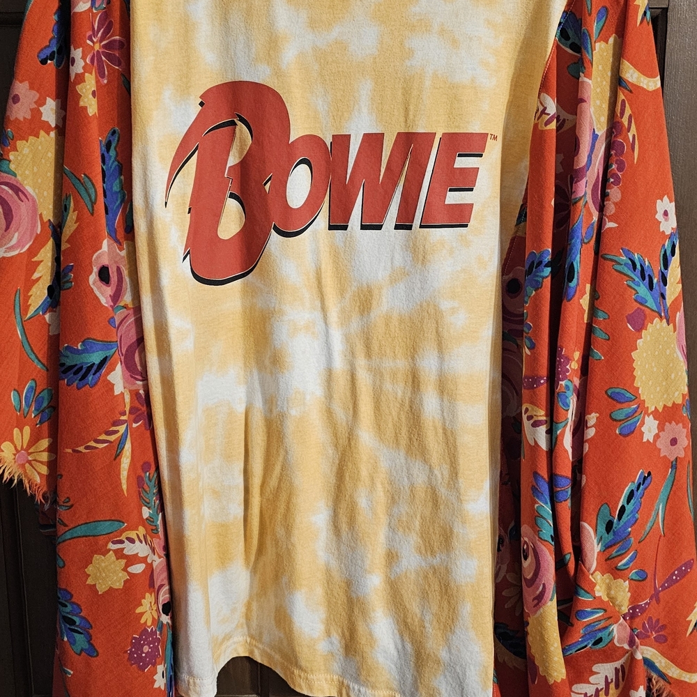 Bowie Graphic Tee with Floral Kimono